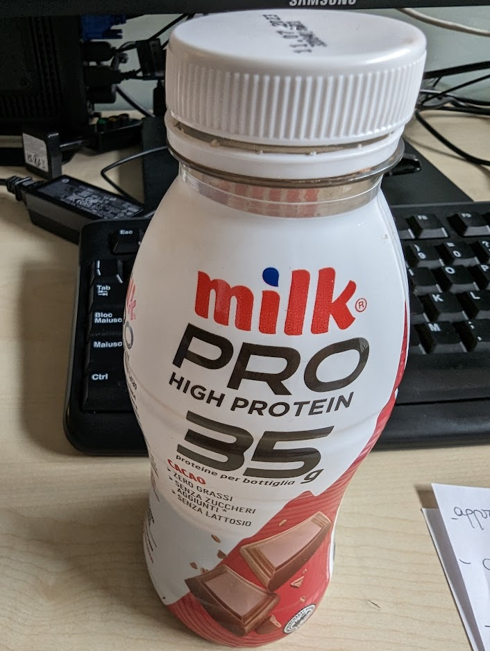 Milk Pro high protein 35g: la bottiglietta