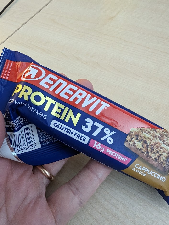 La confezione di Enervit Protein Bar 37%